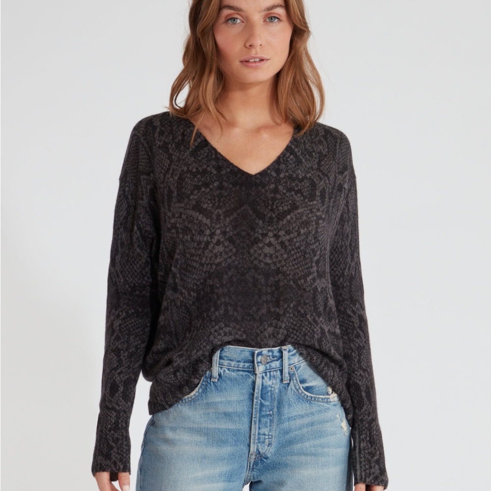360 Cashmere Sweater size XS